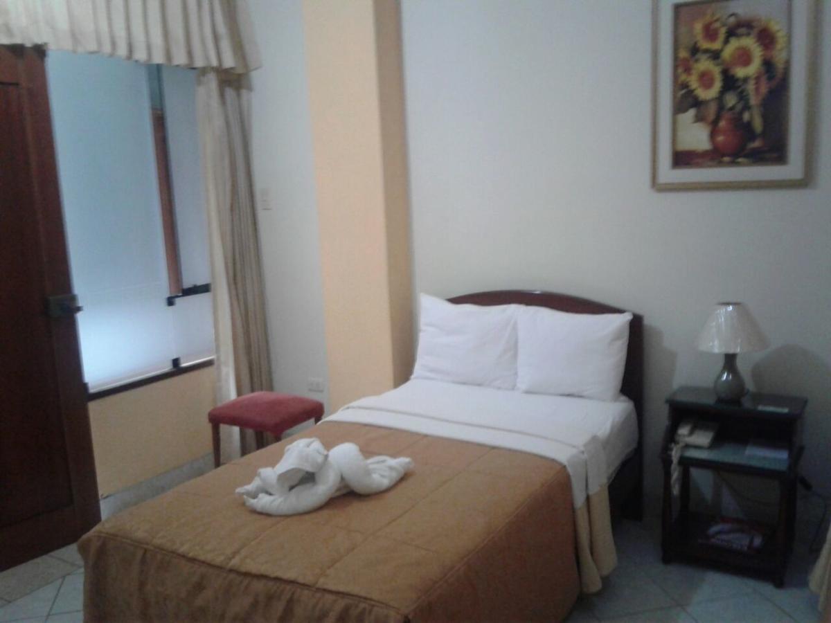 Hotel Plaza Bolognesi 344 Trujillo Kültér fotó