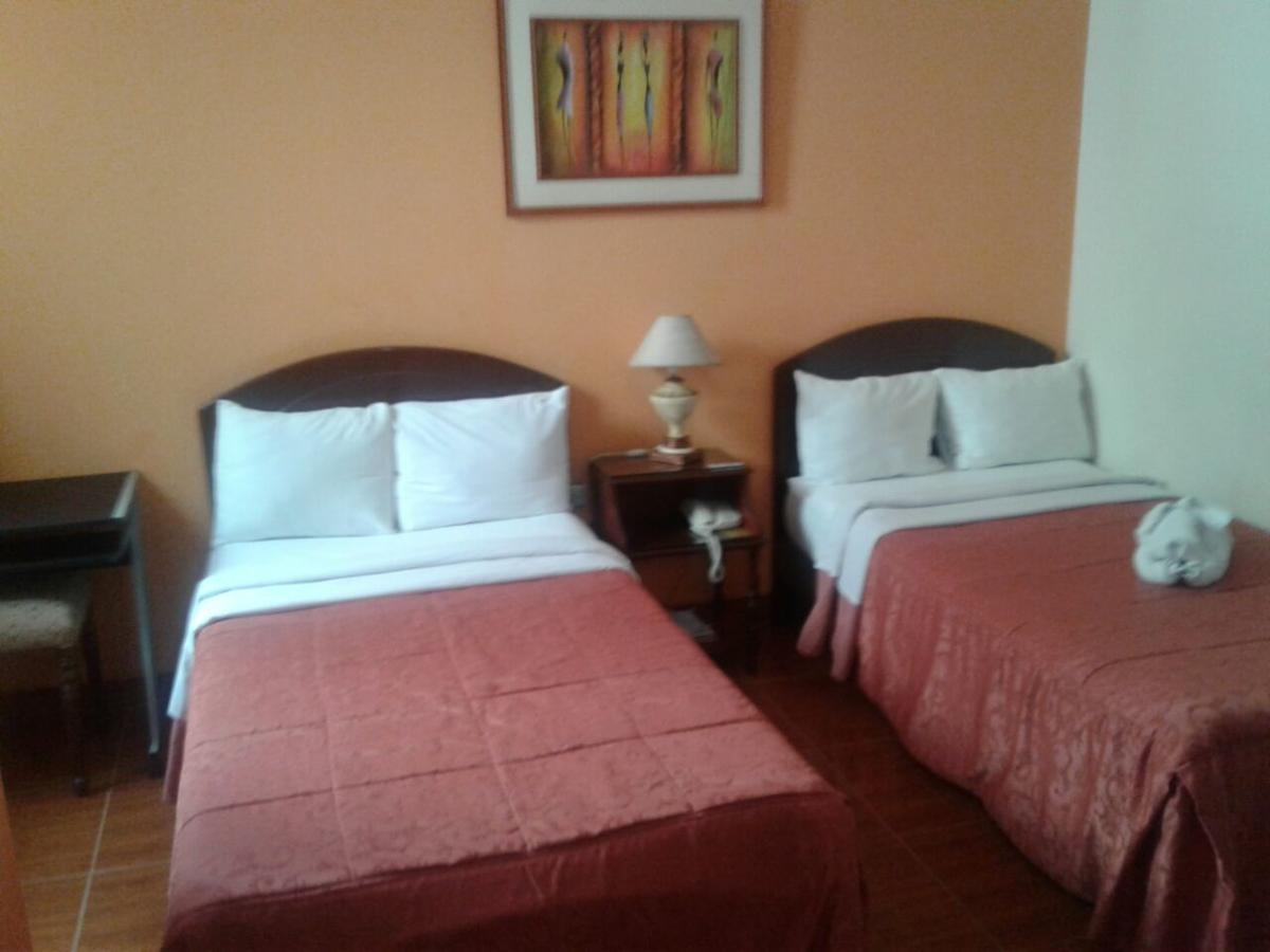 Hotel Plaza Bolognesi 344 Trujillo Kültér fotó