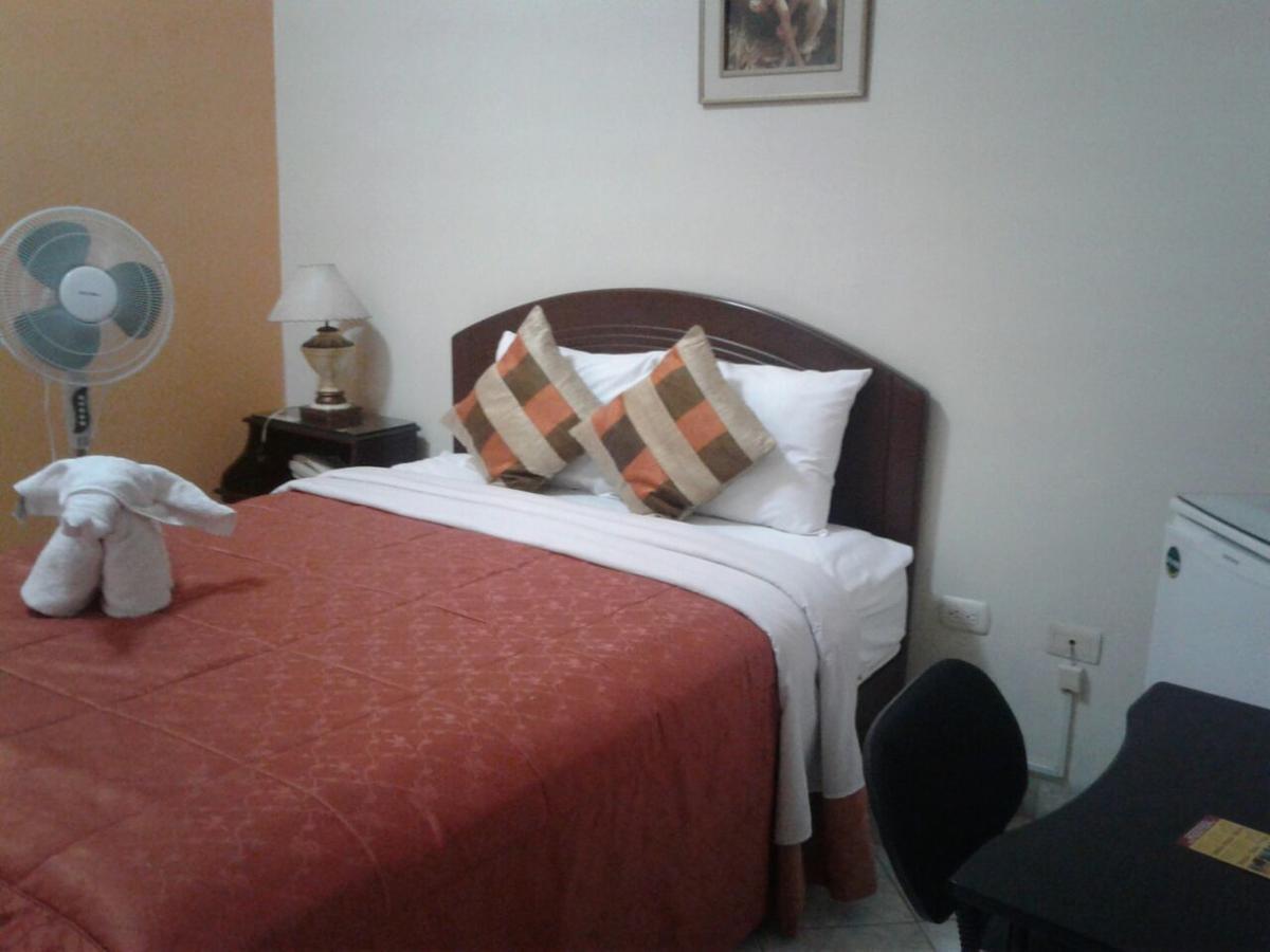 Hotel Plaza Bolognesi 344 Trujillo Kültér fotó