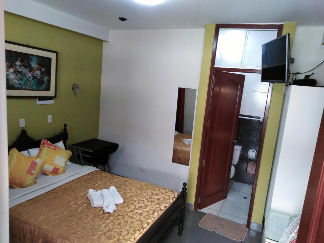Hotel Plaza Bolognesi 344 Trujillo Kültér fotó